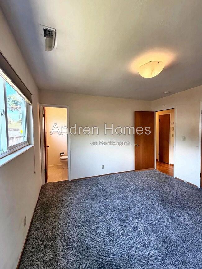 Building Photo - 501 Spruce St