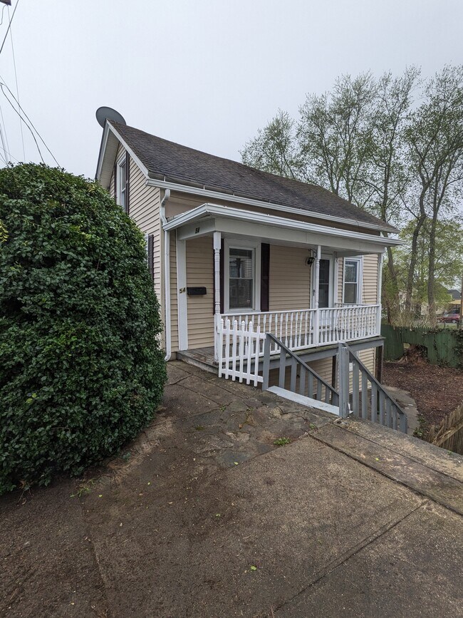 Building Photo - 54 Cedar St