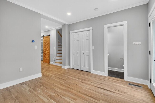 Building Photo - 255 New Holland Ave