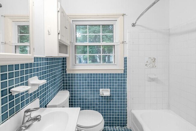 Building Photo - Space to Live, Room to Dream, 4BR/2BA with flex space, office, 2 car dettached garage and ample p...