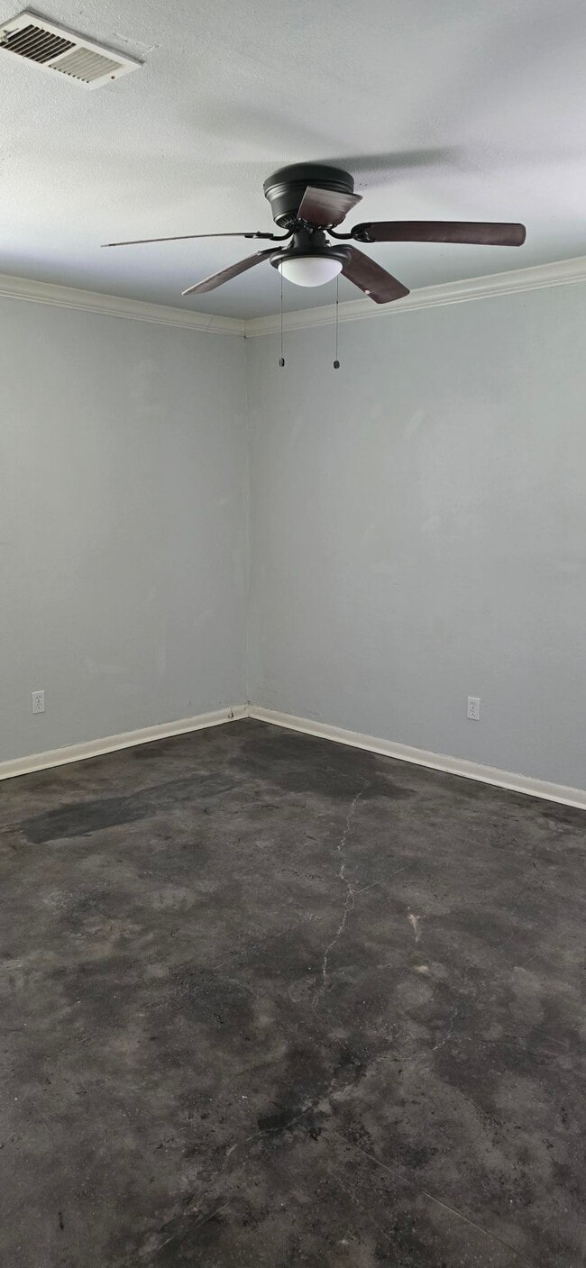 Building Photo - 301 Elbert Ln