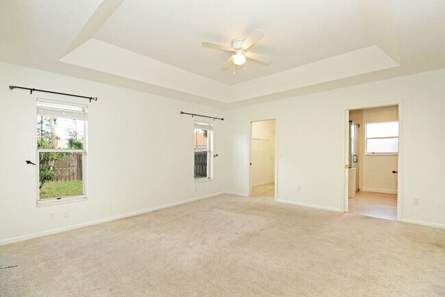 Building Photo - Spacious 4BR Pool Home on Quiet Cul-de-Sac in Wellington