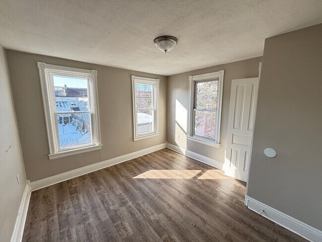 Building Photo - charming semi-detached Allentown home