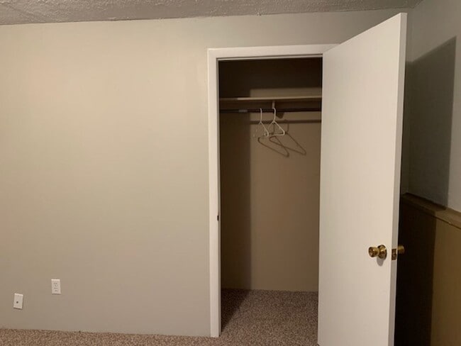 Building Photo - 5038 Hickory Pl