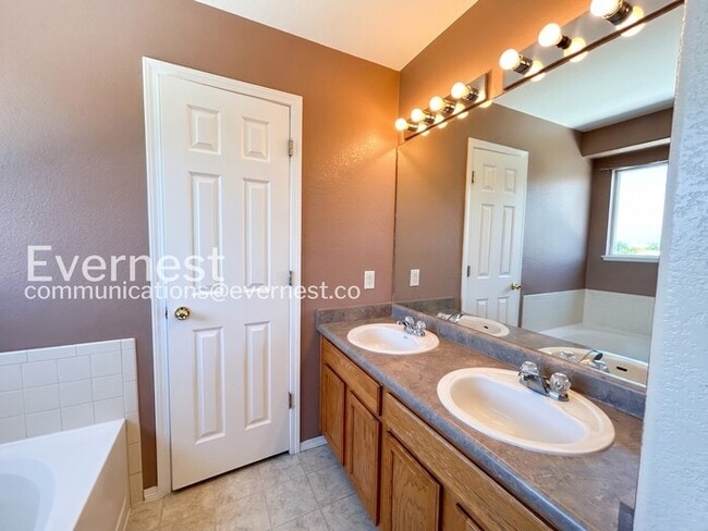 Building Photo - 6598 Fielding Terrace