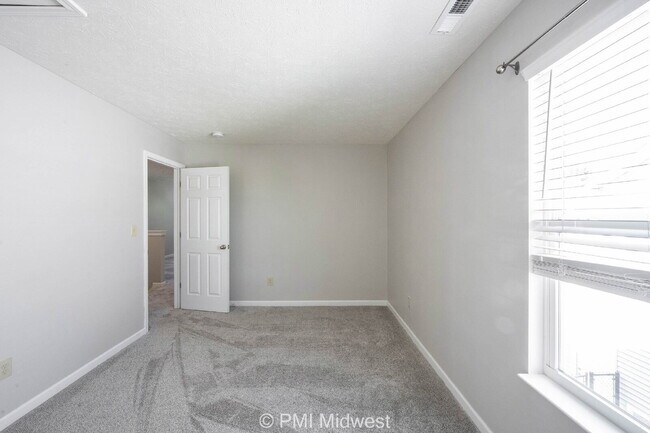Building Photo - 8802 Benjamin Ln