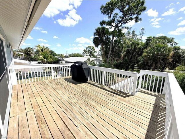 Building Photo - 27594 Shore Dr