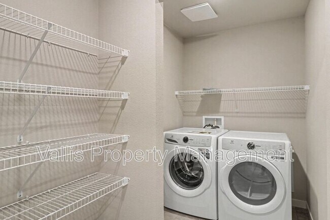 Building Photo - 2618 Mount St Helens Ave SE