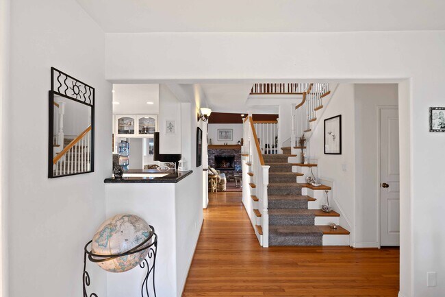 Building Photo - 1605 Lynngrove Dr