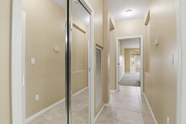 Building Photo - Comfortable single-story living! This inviting 3-bed, 2-bath home offering 1,756 sq ft with fully...