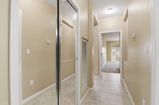 Building Photo - Discover comfortable single-story living in this inviting 3-bedroom, 2-bathroom home offering 1,7...