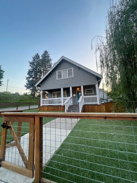 Building Photo - 826 S Ivory St