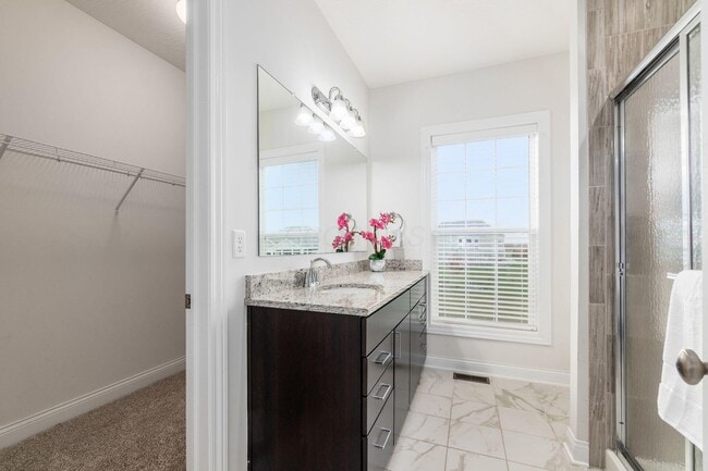 Building Photo - 5962 Laurel Ln