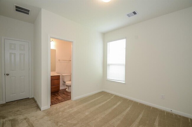 Building Photo - 20918 Cullen Ranch Rd