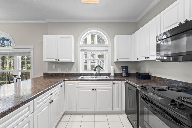 Building Photo - 686 Riverwalk Dr