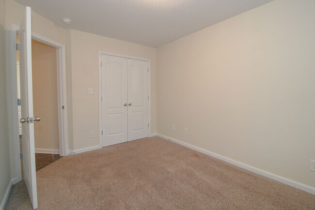 Building Photo - 505-E Havendale Ct