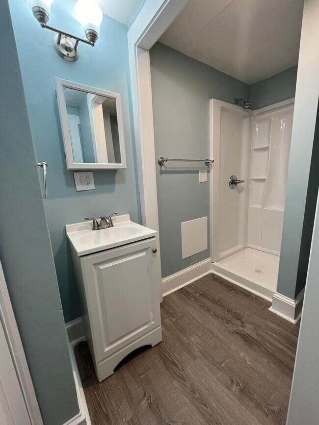 Building Photo - Gorgeous Studio, Second-floor! Apartment in quiet Pittsfield Street