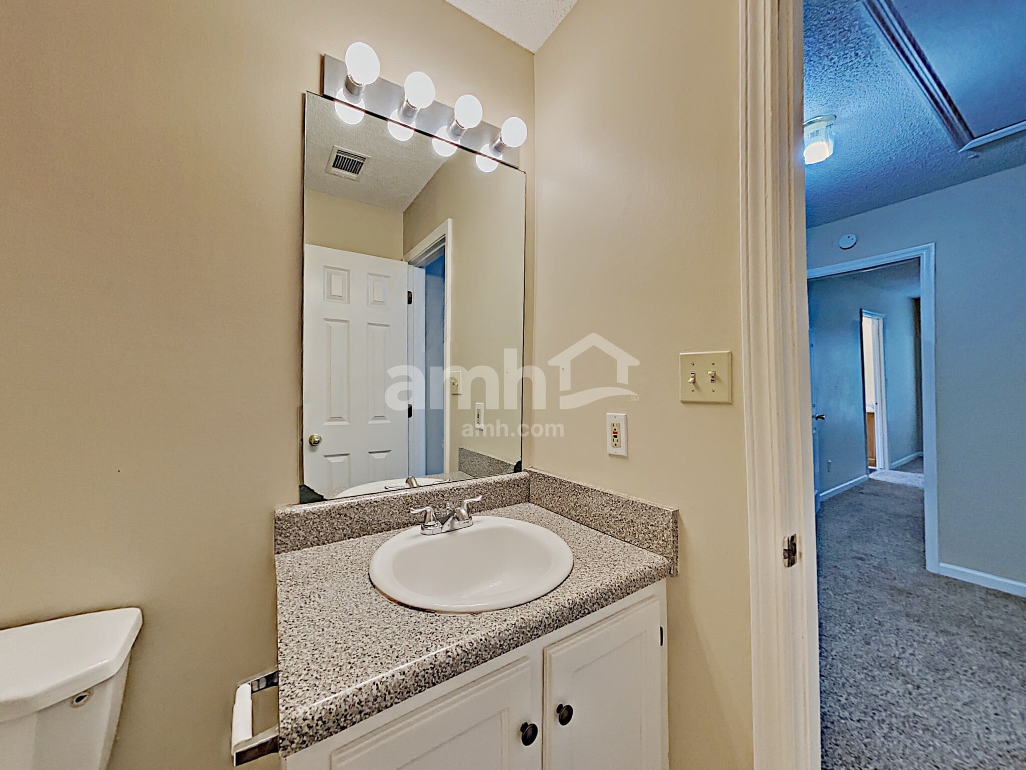 Building Photo - 1300 Summit Point Ln