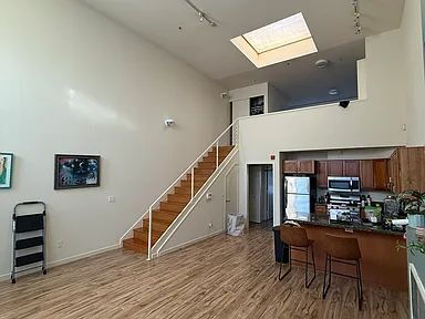 Building Photo - "Chic Urban Living: 2-Bed, 2-Bath Gem on Harrison St in SF!"