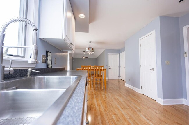 Building Photo - 2654 Ferchen St