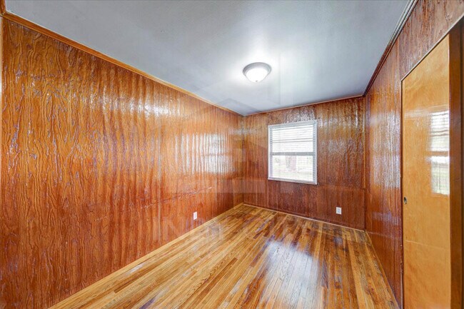 Building Photo - 3325 N Riley Ave