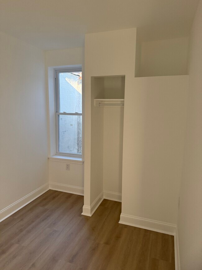 Building Photo - 2431 N Bancroft St