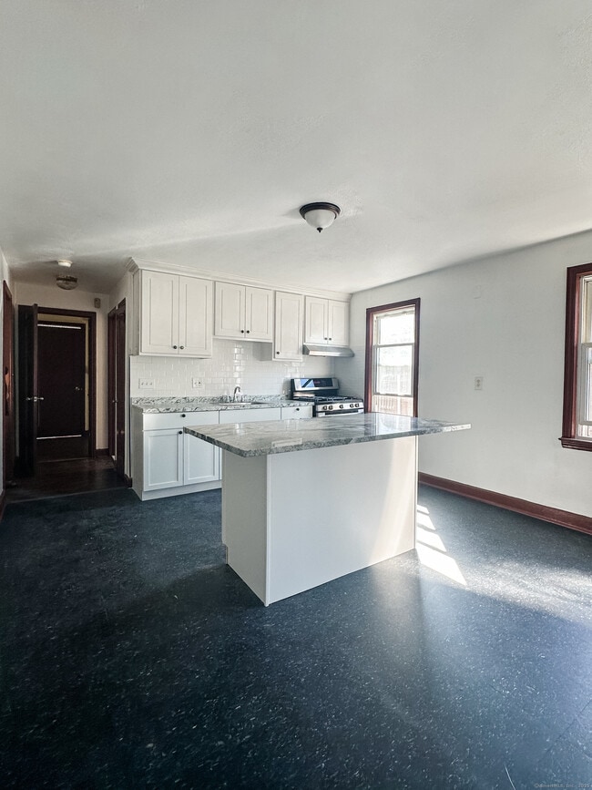 Building Photo - 264 Wilmot Ave