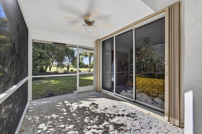 Building Photo - 1940 S Club Dr