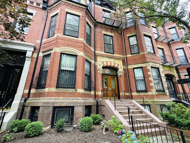 Primary Photo - 333 Beacon St