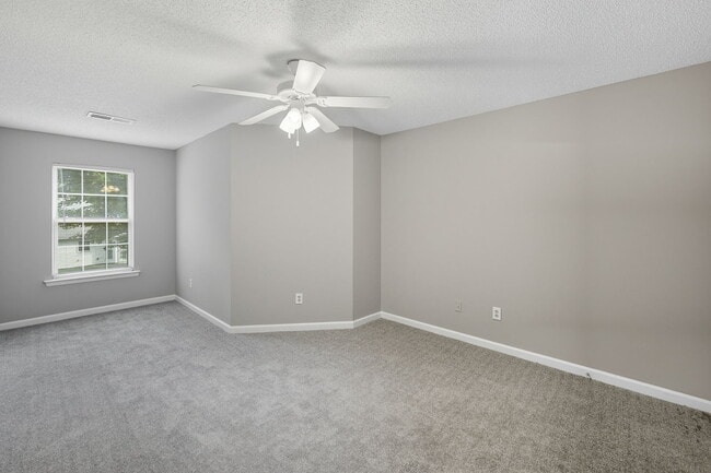 Building Photo - 273 Cottonwood Creek Cir
