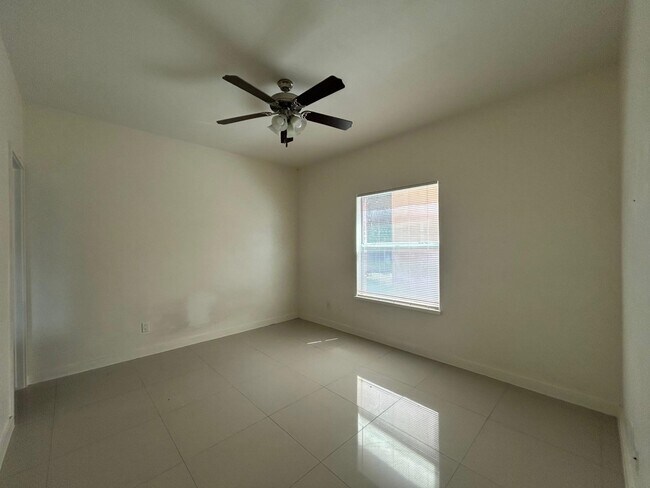 Building Photo - 501 Shiloh Dr