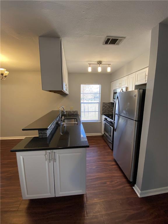 Building Photo - 3307 Whitepine Dr