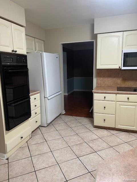 Building Photo - 9118 Riverdale Ave