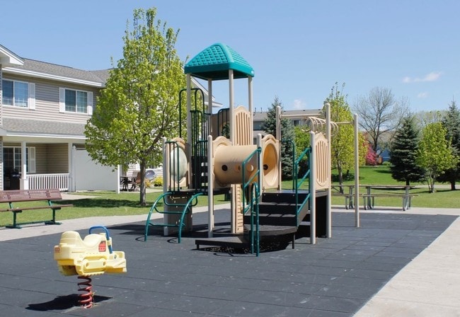 Building Photo - DELETE - [North Pointe Townhomes]