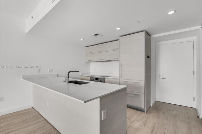 Building Photo - 1300 S Miami Ave