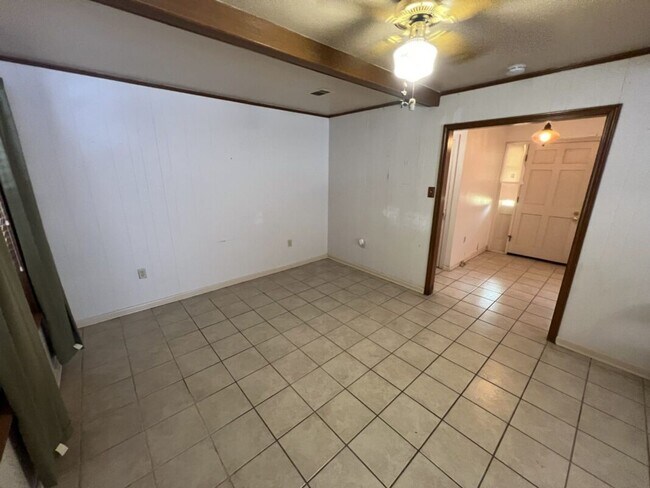 Building Photo - 8823 Cefalu Dr