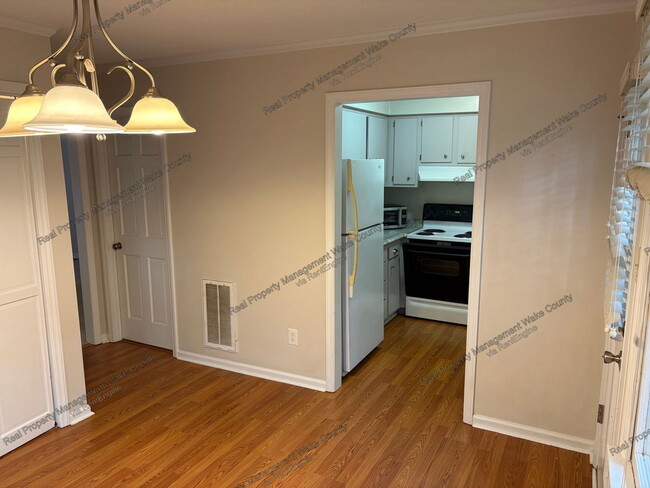 Building Photo - 5512 Hamstead Crossing