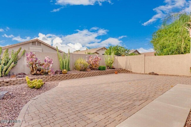 Building Photo - 8190 W Behrend Dr