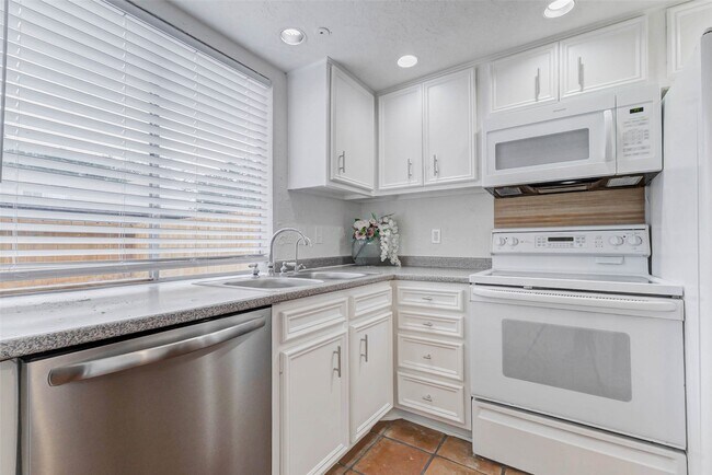 Building Photo - 14719 Barryknoll Ln