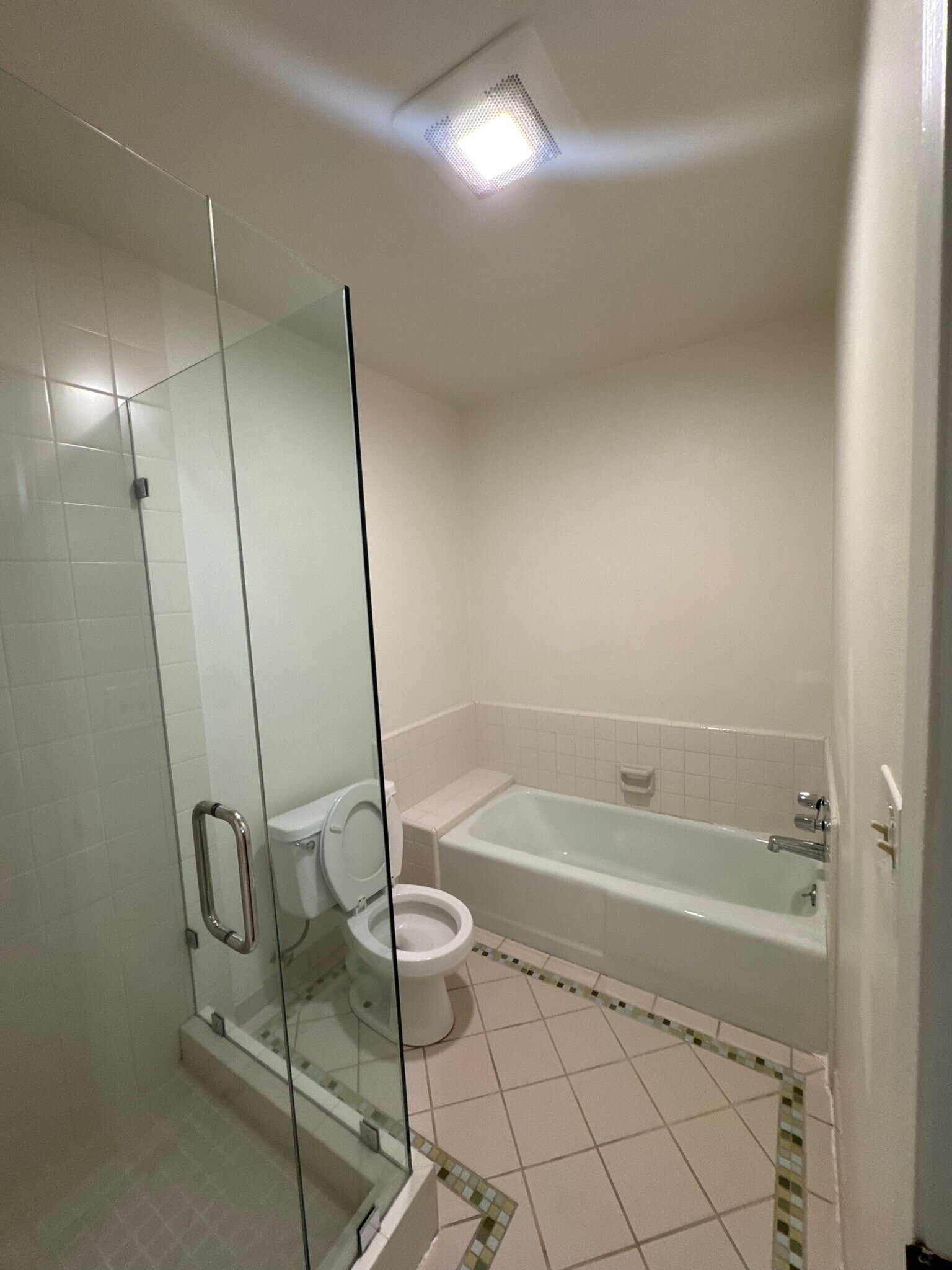 Master Bathroom - 1909 Pelham Ave