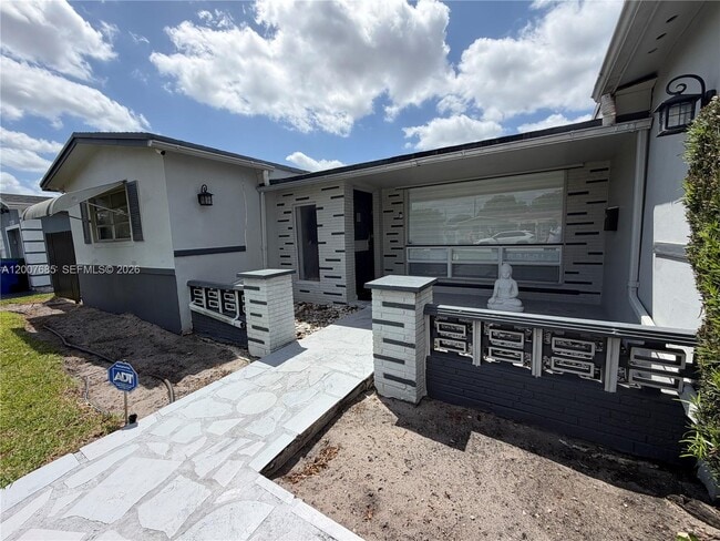 Building Photo - 7140 Grandview Blvd