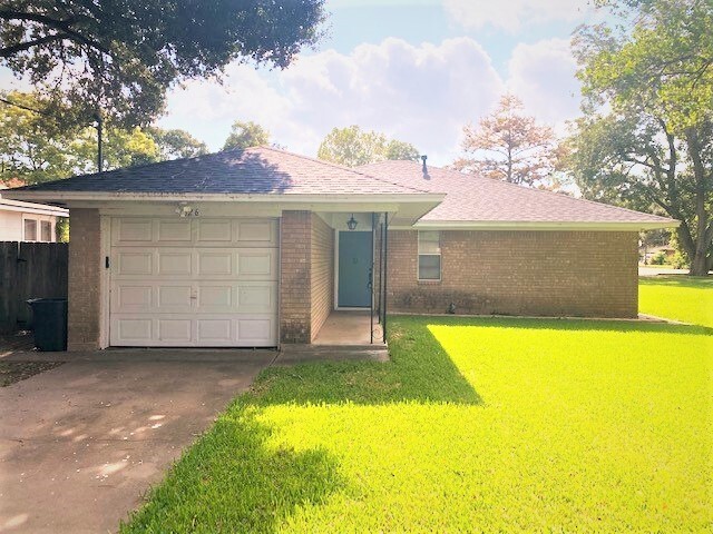 Primary Photo - 626 N Resident St