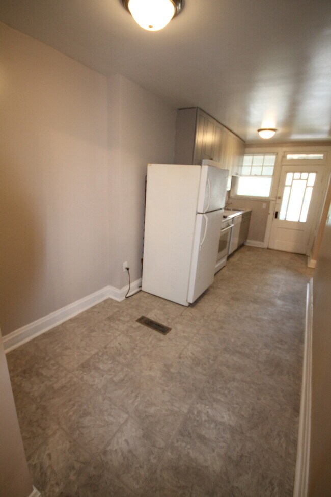 Building Photo - 356 Cliffside Dr
