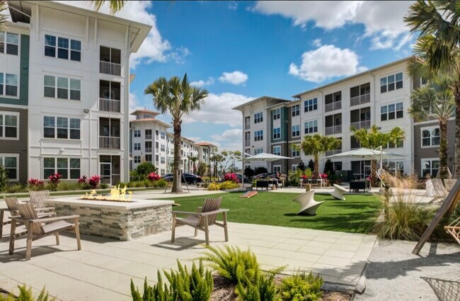 Building Photo - 8080 Essex Point Cir