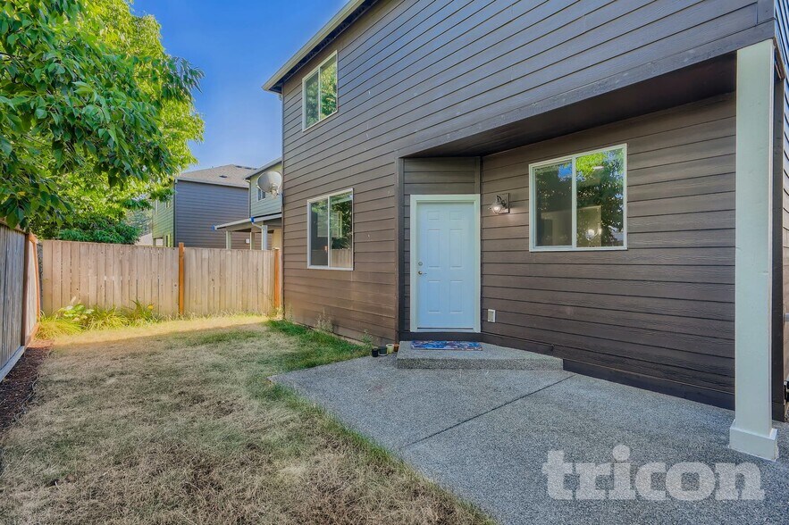 Building Photo - 20615 7th Ave Ct E