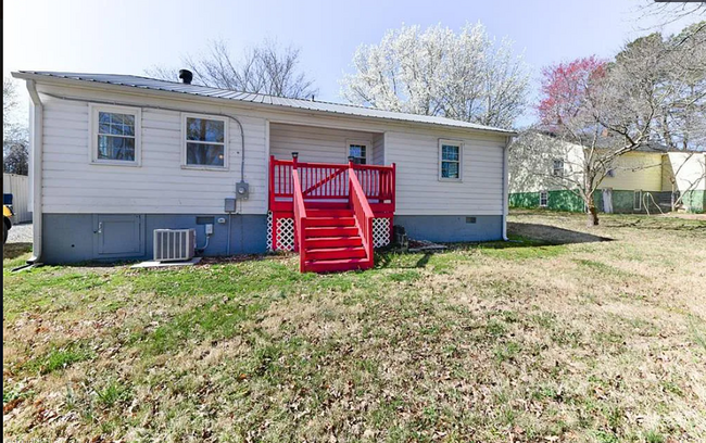 back porch with private backyard - 121 Park Dr