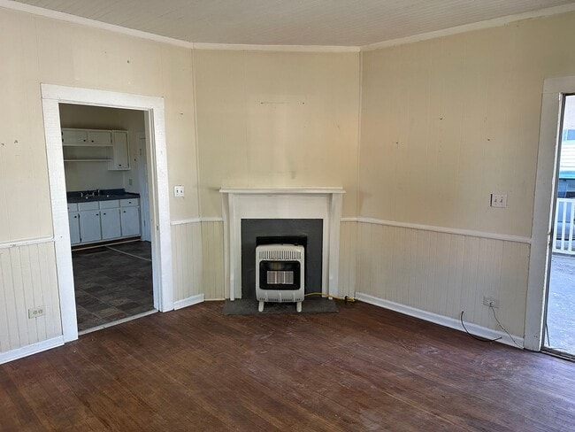 Building Photo - 73 Pine St