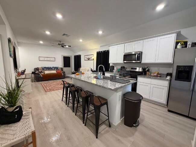 Building Photo - 7433 8th St