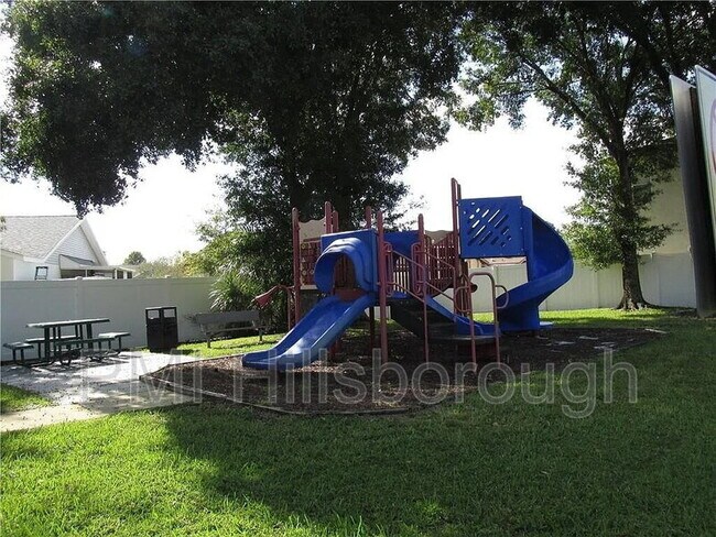 Building Photo - 914 Burlwood St