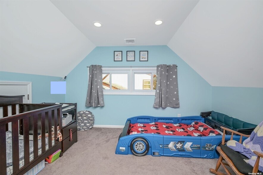 Building Photo - 11 Skylark Ln